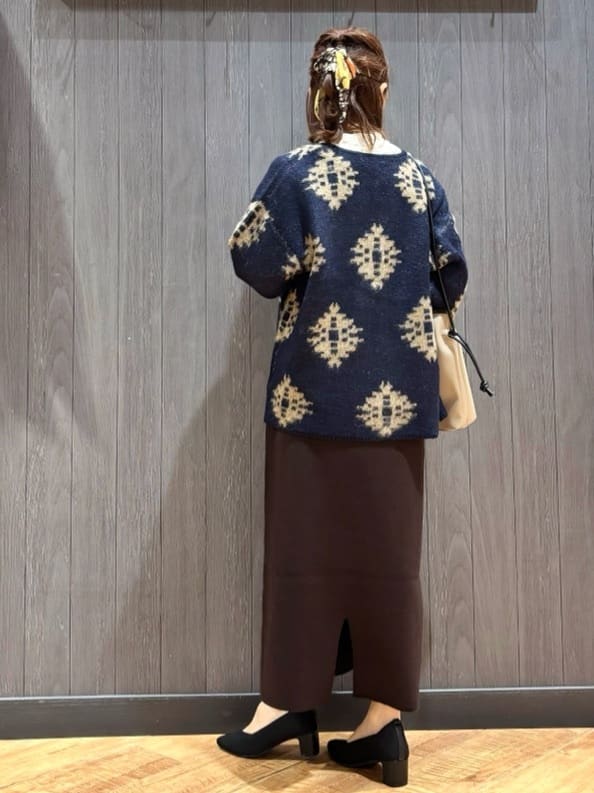 meiさんの「SHOO･LA･RUE｜羽織るだけでスタイリングの主役に 起毛柄カーディガン」を使ったコーディネート