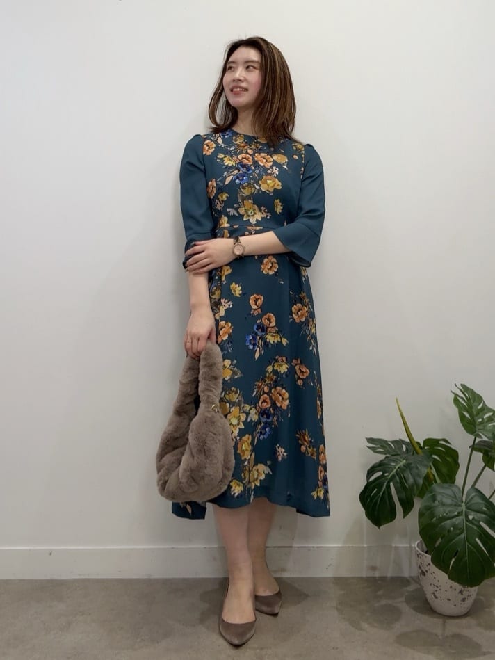 Suma Una本部スタッフさんの「SunaUna｜【手洗い可】花柄パネルワンピース」を使ったコーディネート