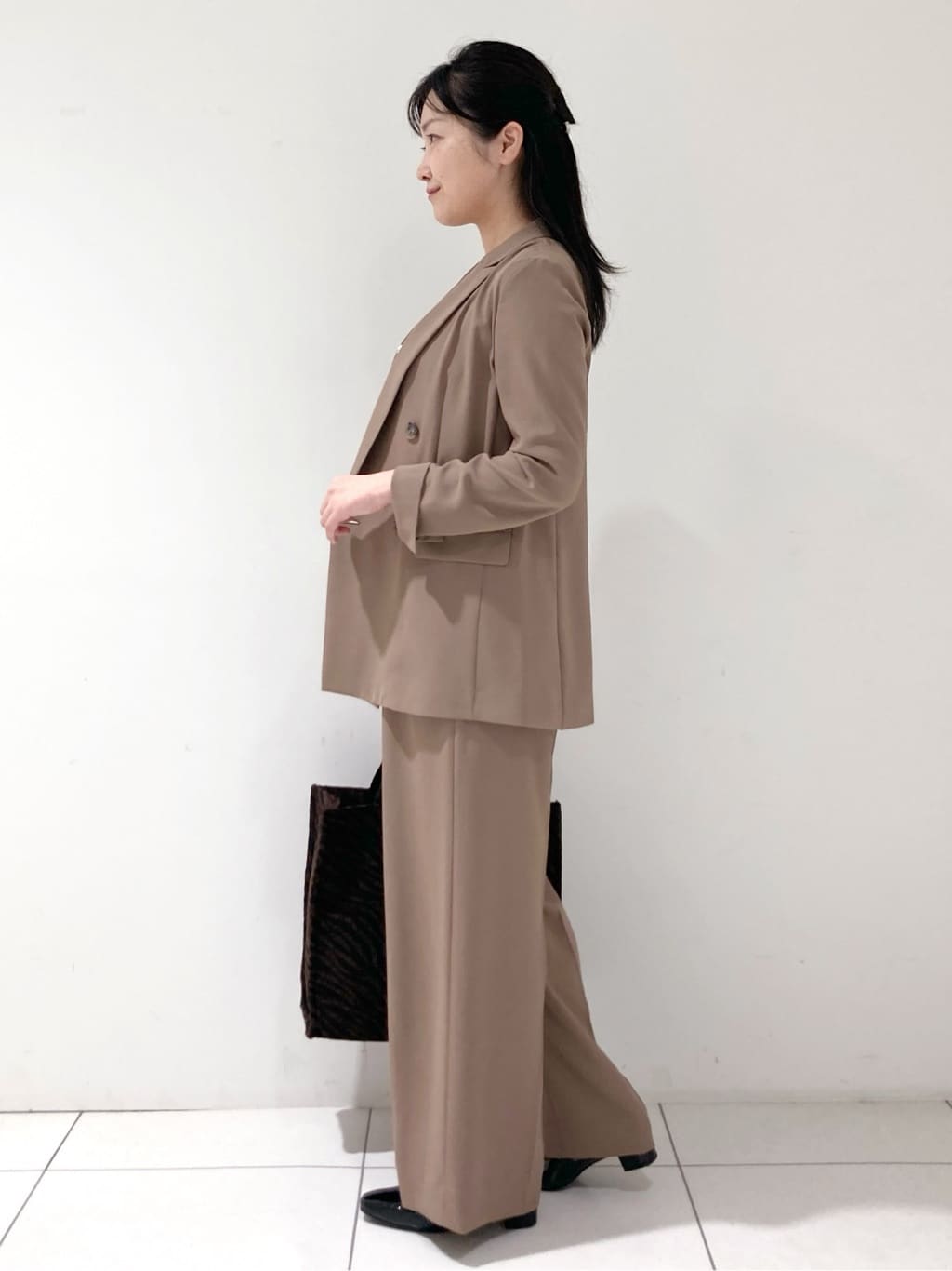 momokoさんの「INDIVI｜【軽く羽織れる！】ダブルジャケット」を使ったコーディネート