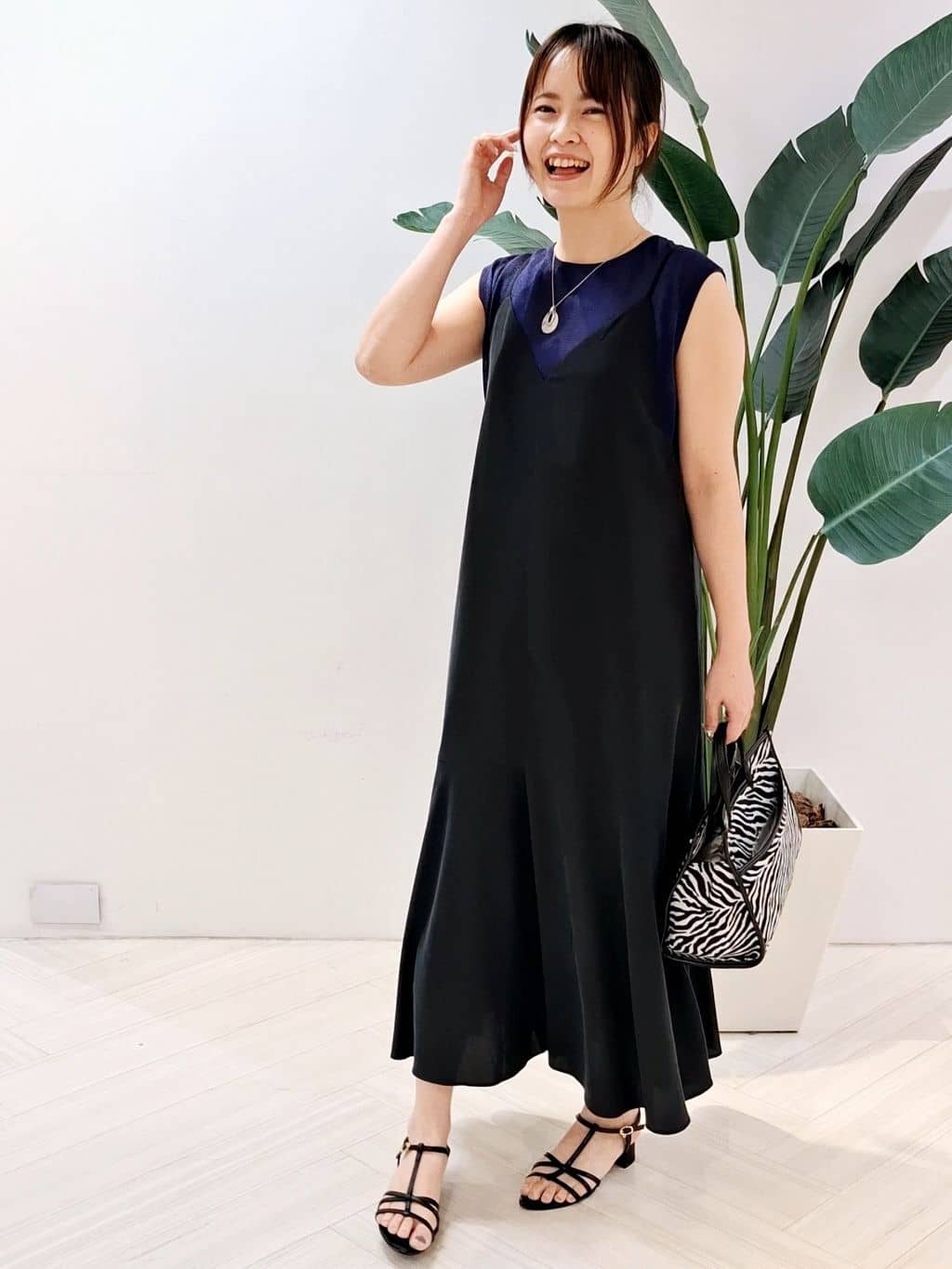 YuKaRiさんの「UNTITLED｜【アンサンブル可/洗える】シアーノースリーブ プルオーバー」を使ったコーディネート