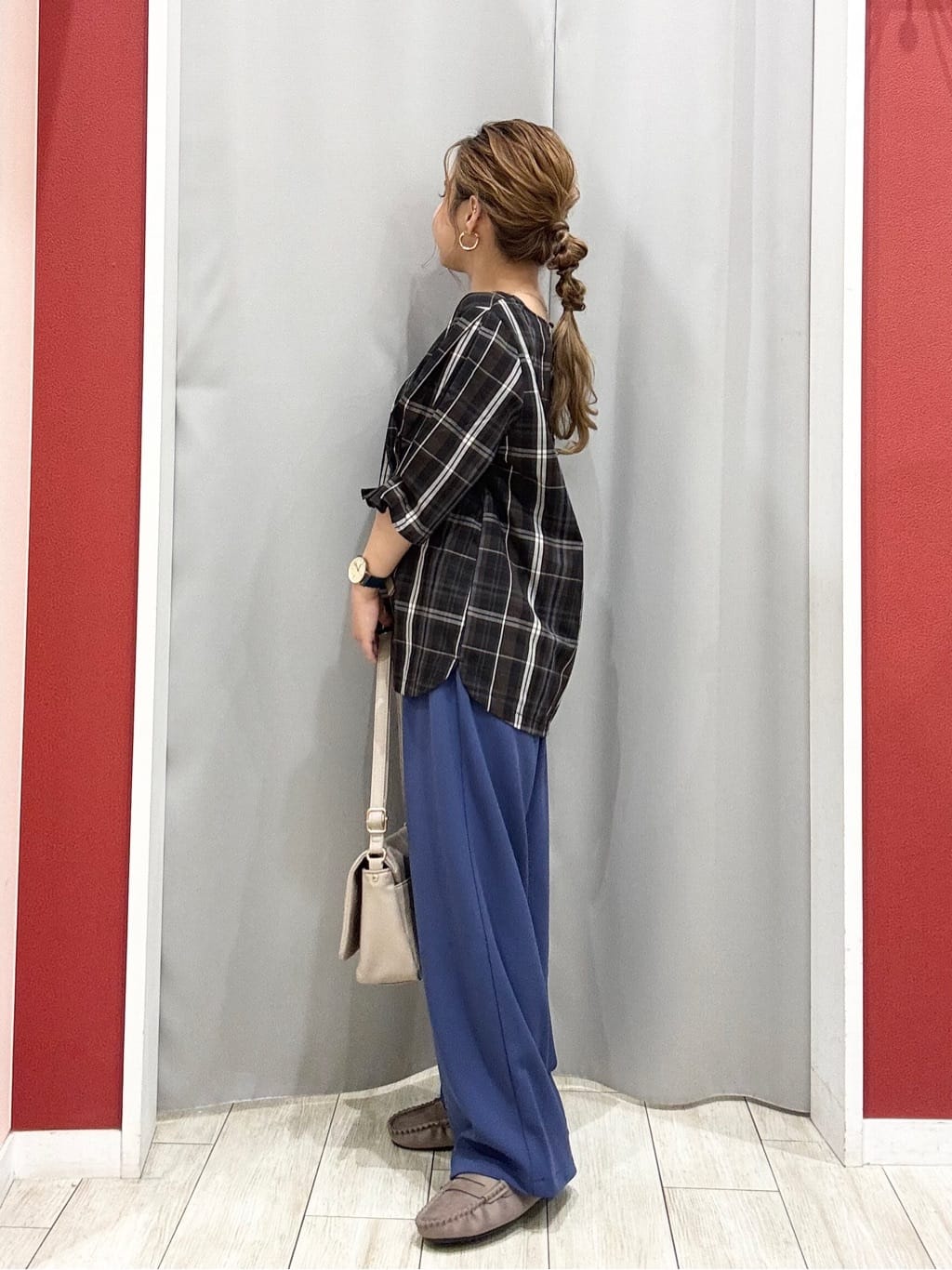shioさんの「SHOO･LA･RUE｜【S-LL/5分袖】お袖タックできれいに魅せる 大人のチェックブラウス」を使ったコーディネート