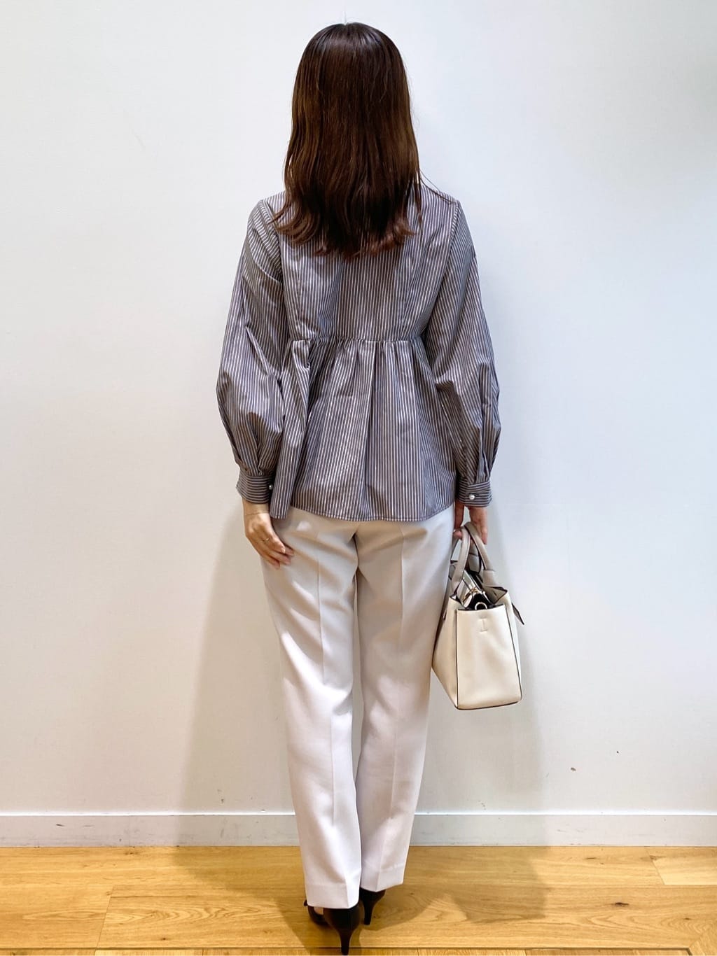 みさかさんの「index｜《XS-LLサイズ》ストレッチテーパードパンツ／セットアップ対応【洗濯機洗い可／イージーアイロン／防」を使ったコーディネート