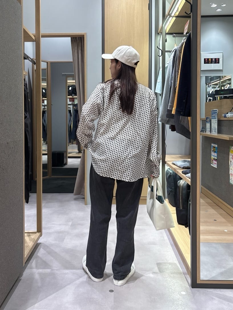 よぴさんの「TAKEO KIKUCHI｜ボーラーハット柄 長袖シャツ」を使ったコーディネート