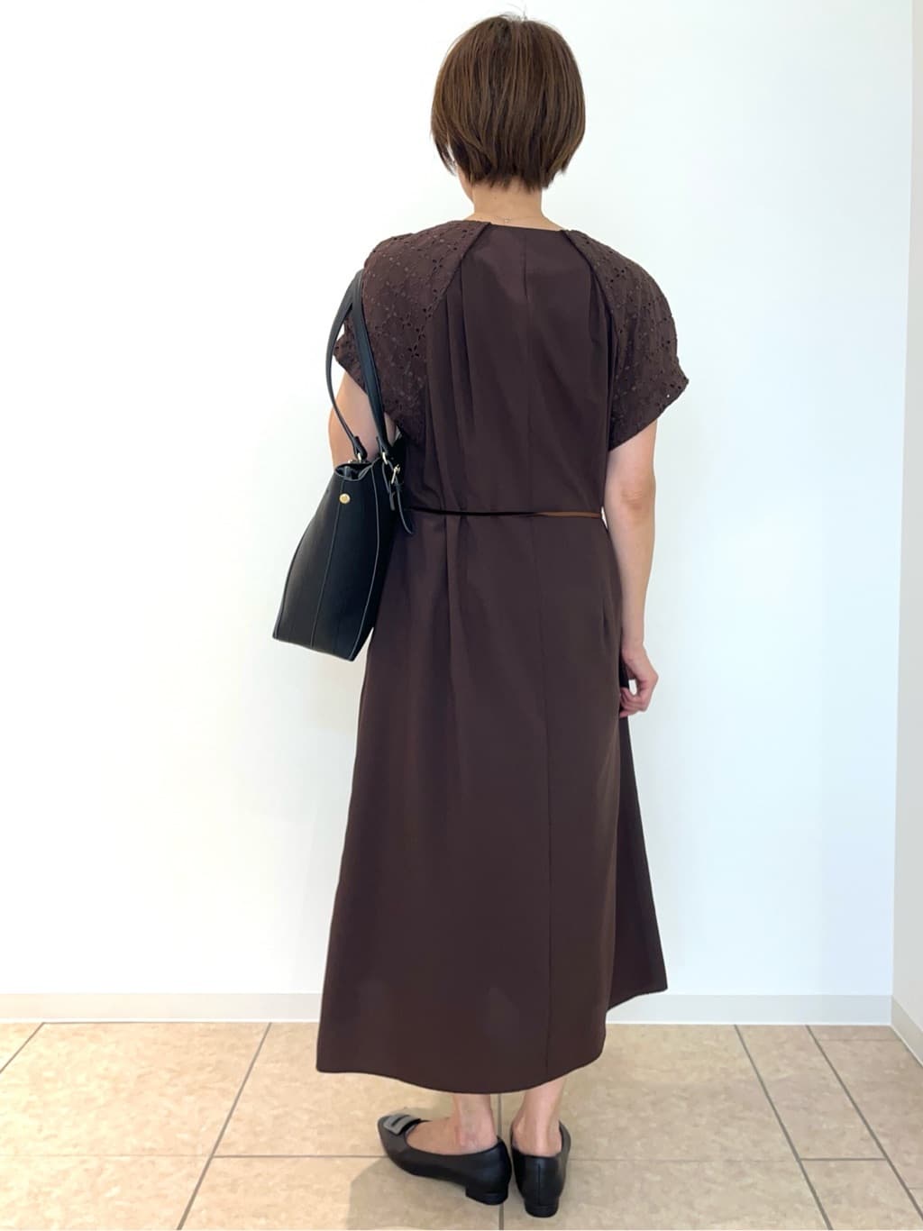 TOMOMIさんの「Reflect｜カットワークレーススリーブワンピース」を使ったコーディネート