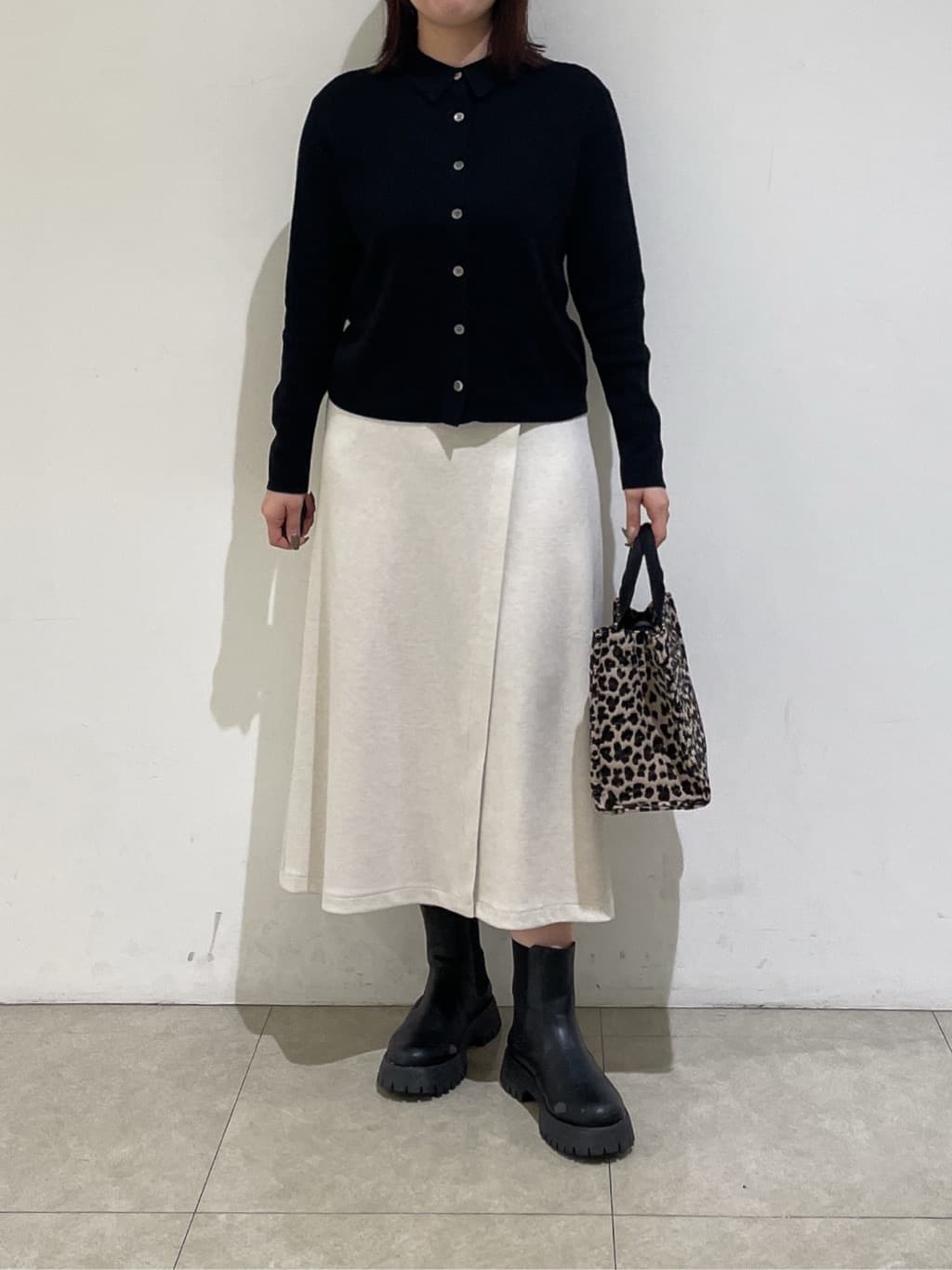 emikaさんの「INDIVI｜【トレンド】衿付きワイドリブニット」を使ったコーディネート