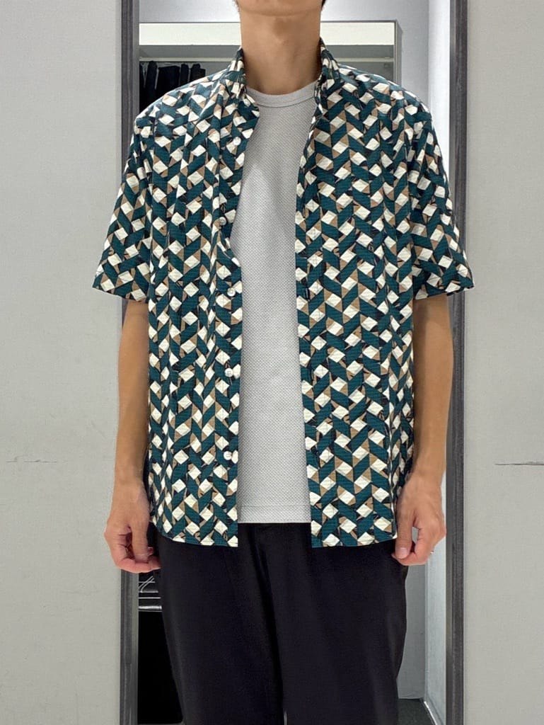 わいずみさんの「TAKEO KIKUCHI｜【COOL CITY WEAR】籠目アート柄 サッカーシャツ /通気性」を使ったコーディネート