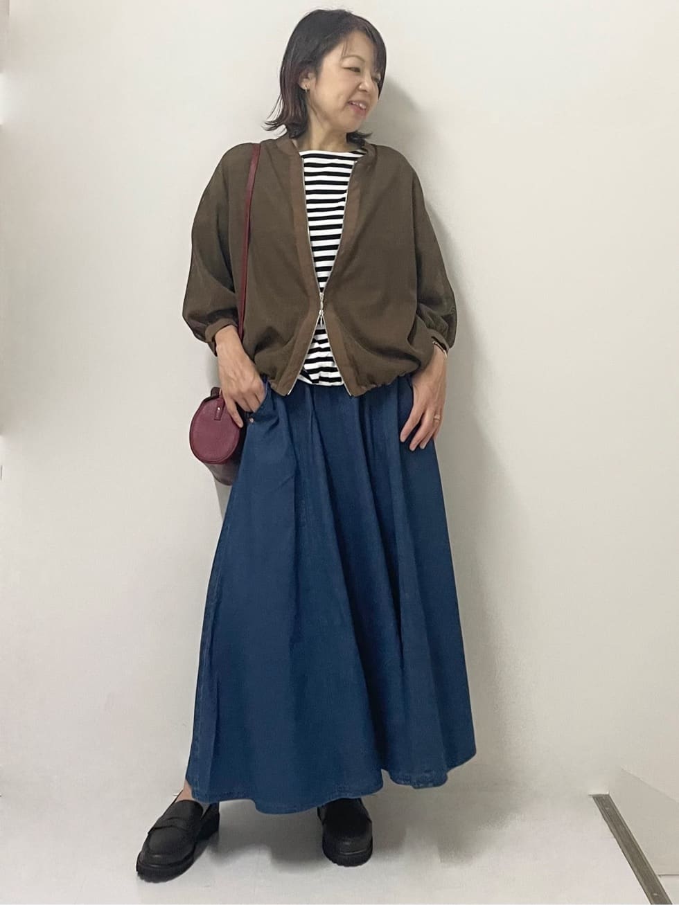 ISOさんの「Dessin｜【二の腕カバー／UVカット】ロールアップスリーブ裾ギャザーカットソー」を使ったコーディネート