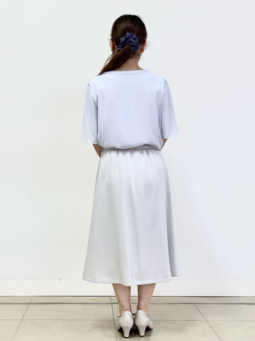 tomominさんの「Reflect｜【一枚着で着映え◎／ジャケットのインナーにも】フロント開きブラウス」を使ったコーディネート