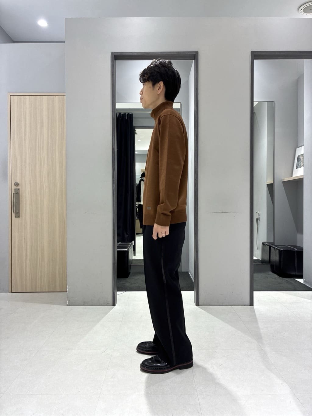 わいずみさんの「TAKEO KIKUCHI｜アンチピリング タートルネック ニット」を使ったコーディネート