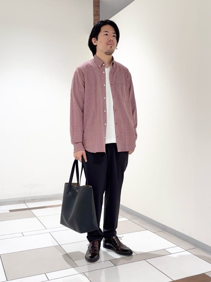 及川さんの「TAKEO KIKUCHI｜【抗菌防臭/シーズンレス】シアサッカーギンガムチェック ストレッチシャツ」を使ったコーディネート