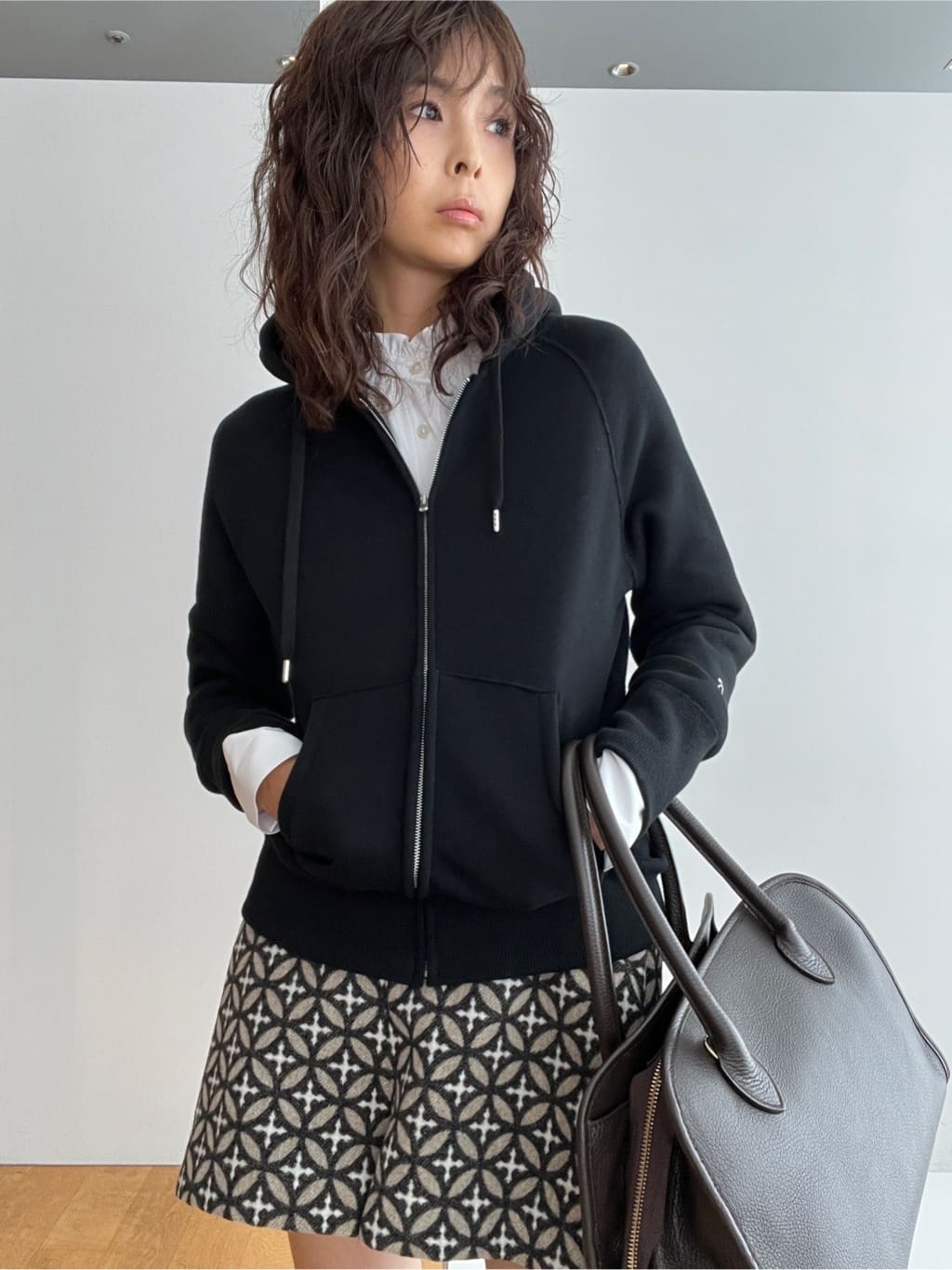 misaさんの「DRESSTERIOR｜オーバーラップサークルショートパンツ」を使ったコーディネート
