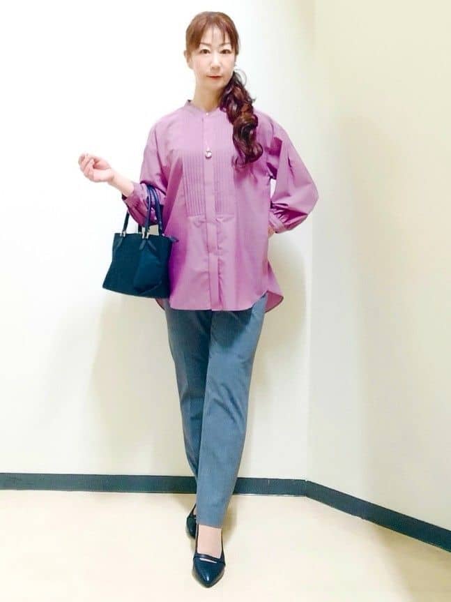 花さんの「Reflect｜【程よいゆとり感／体型カバー】ピンタックデザインシャンブレーブラウス」を使ったコーディネート