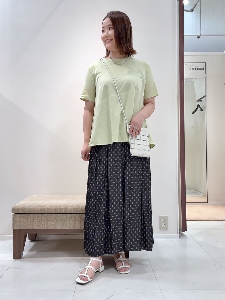 YUIさんの「UNTITLED｜【セットアップ可/ウエストゴム/リラクシー】スクエアジオメ柄スカーチョ」を使ったコーディネート