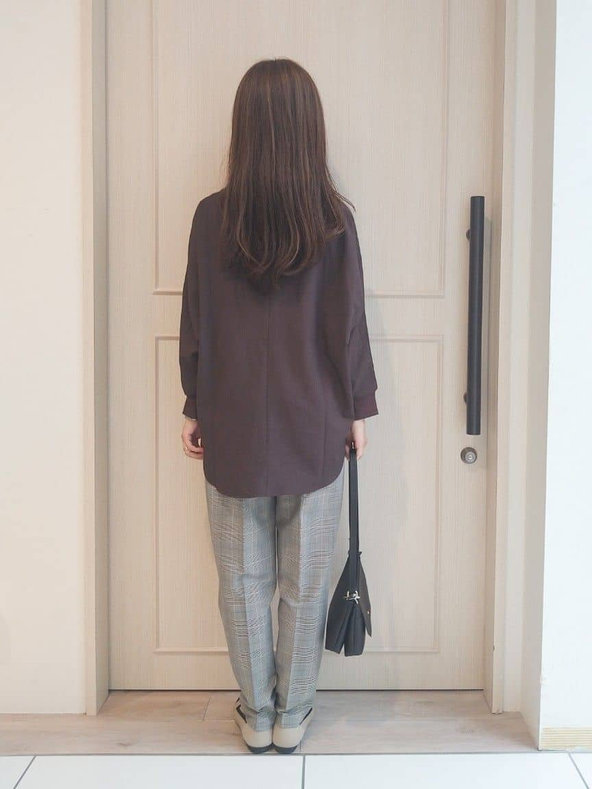 mi-saさんの「SHOO･LA･RUE｜【高レビュー/SS-LL/美脚シルエット】すっきりきれい見え テーパードパンツ」を使ったコーディネート