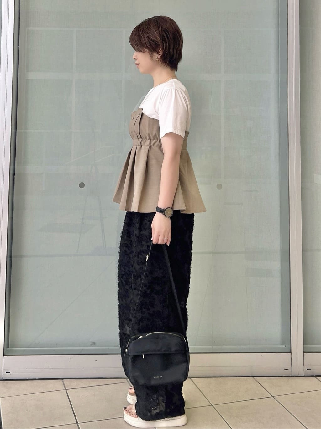 yo-koさんの「OPAQUE.CLIP｜タックビスチェドッキングカットソー【洗濯機洗い可】」を使ったコーディネート