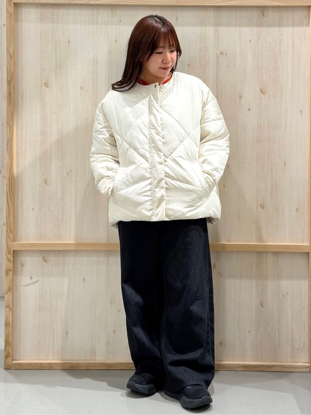 nanaさんの「THE SHOP TK｜きれいめにもカジュアルにも ノーカラーキルトジャケット」を使ったコーディネート