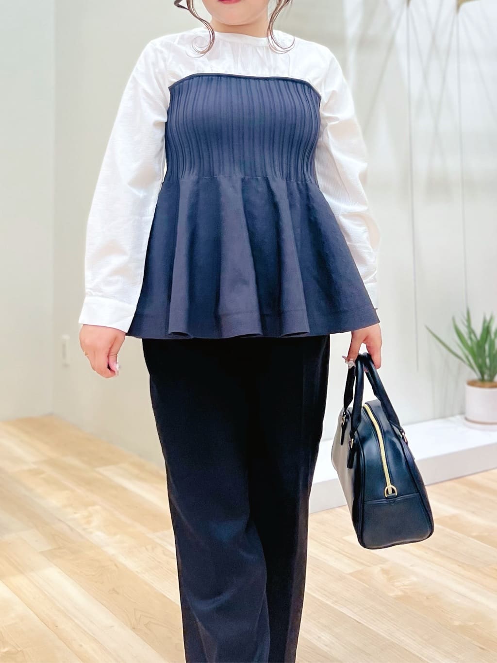 みことさんの「grove｜一枚でトレンド完成！体型カバーも叶うニットビスチェドッキングブラウス」を使ったコーディネート