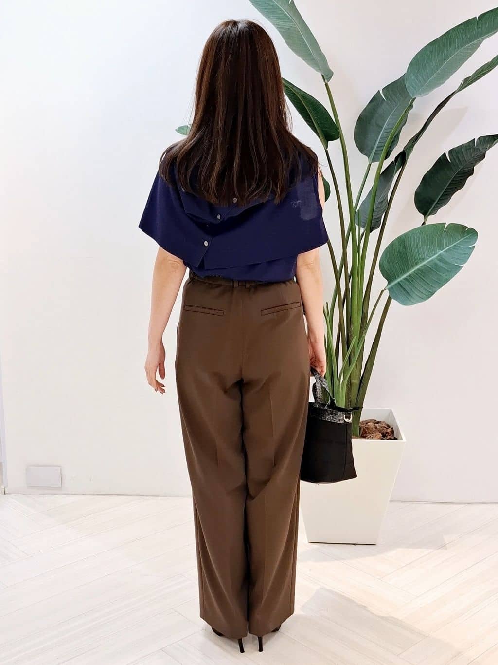 YuKaRiさんの「UNTITLED｜【アンサンブル可/洗える】シアーノースリーブ プルオーバー」を使ったコーディネート