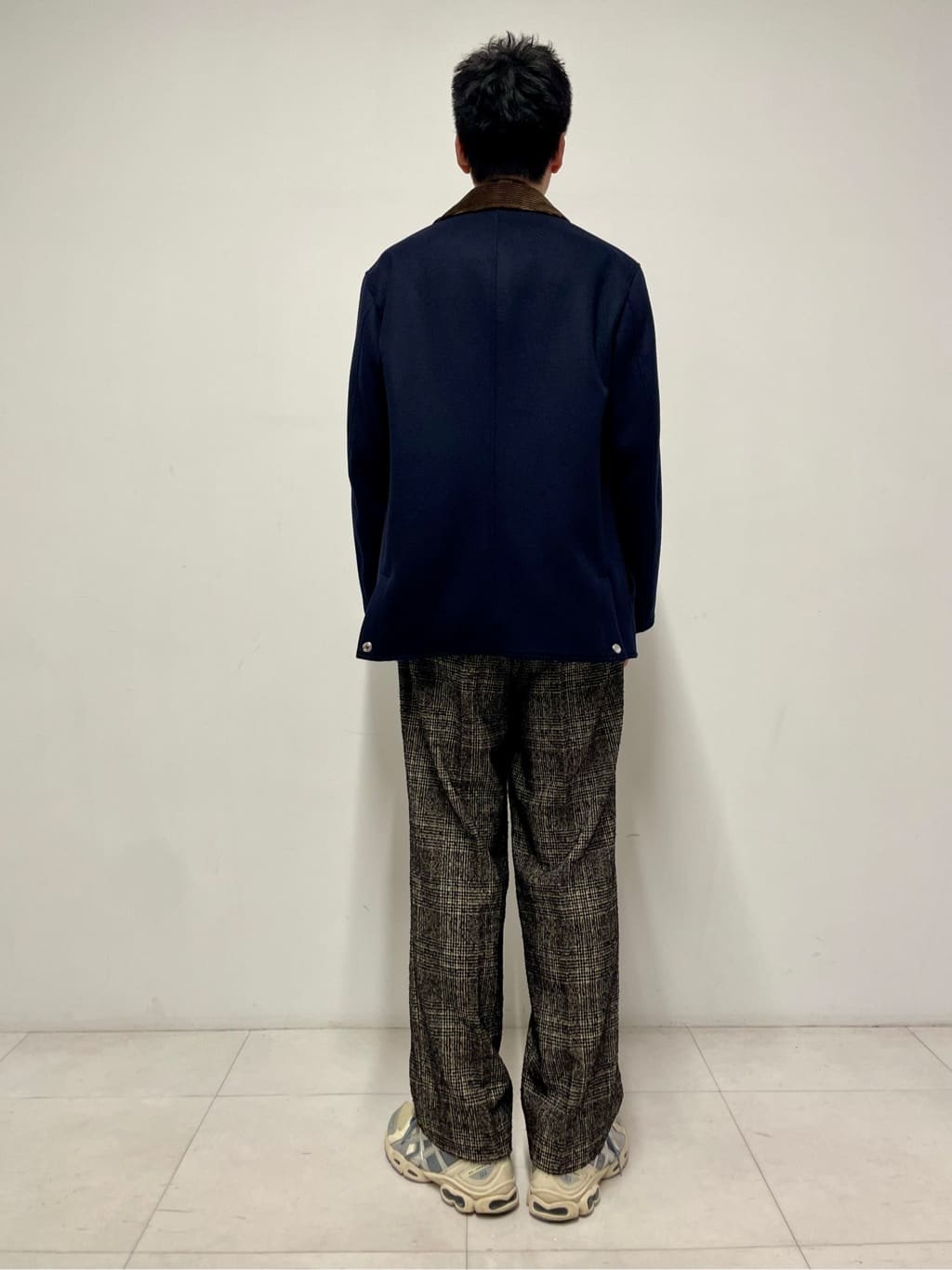 蒲谷祐太さんの「DRESSTERIOR｜200双糸 バンドカラーシャツ」を使ったコーディネート