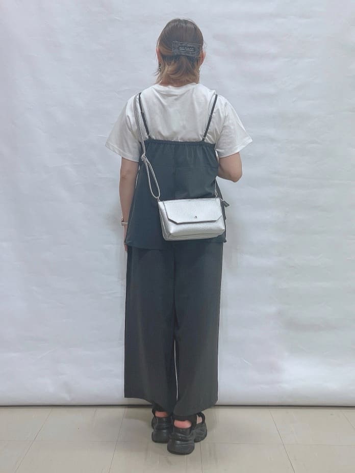 YUIさんの「SHOO･LA･RUE｜【S-LL/ひんやり/UV】選べる6柄でそれぞれ欲しくなる プリントTシャツ」を使ったコーディネート
