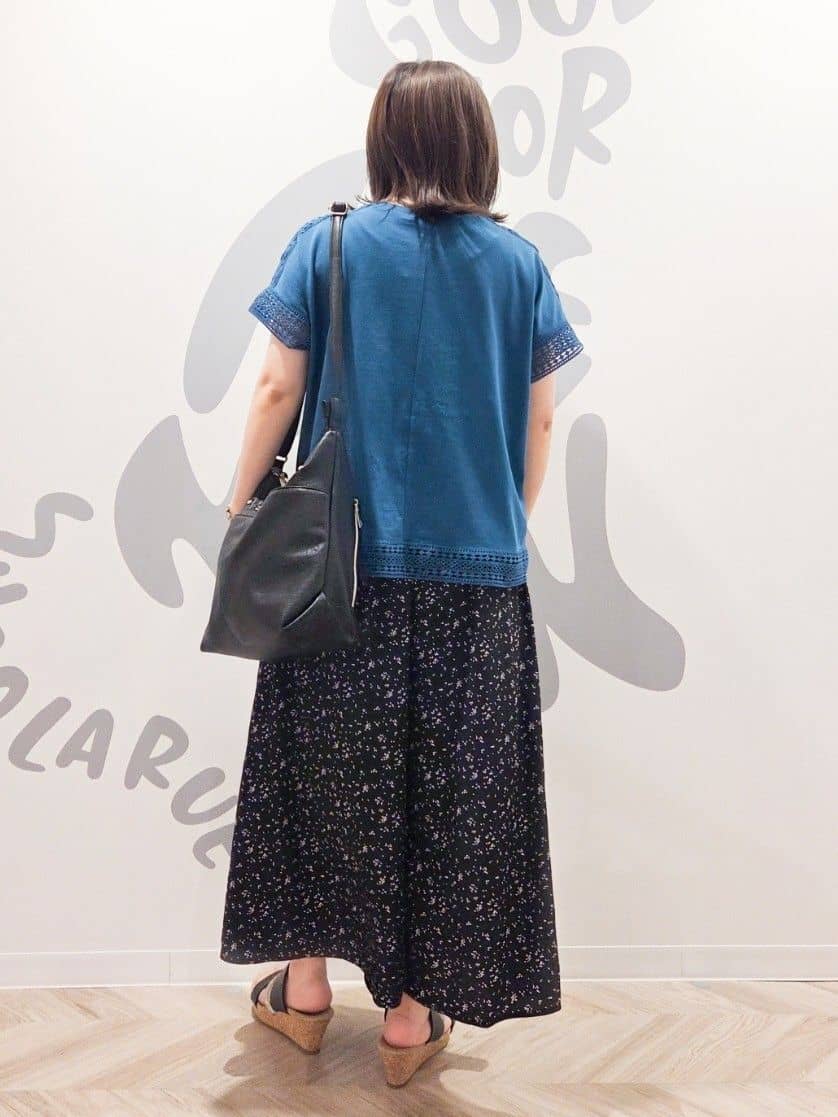 TSUCHIYAさんの「SHOO･LA･RUE｜【S-LL/ひんやり】インせず決まる 楽してきれいなレース付きトップス」を使ったコーディネート