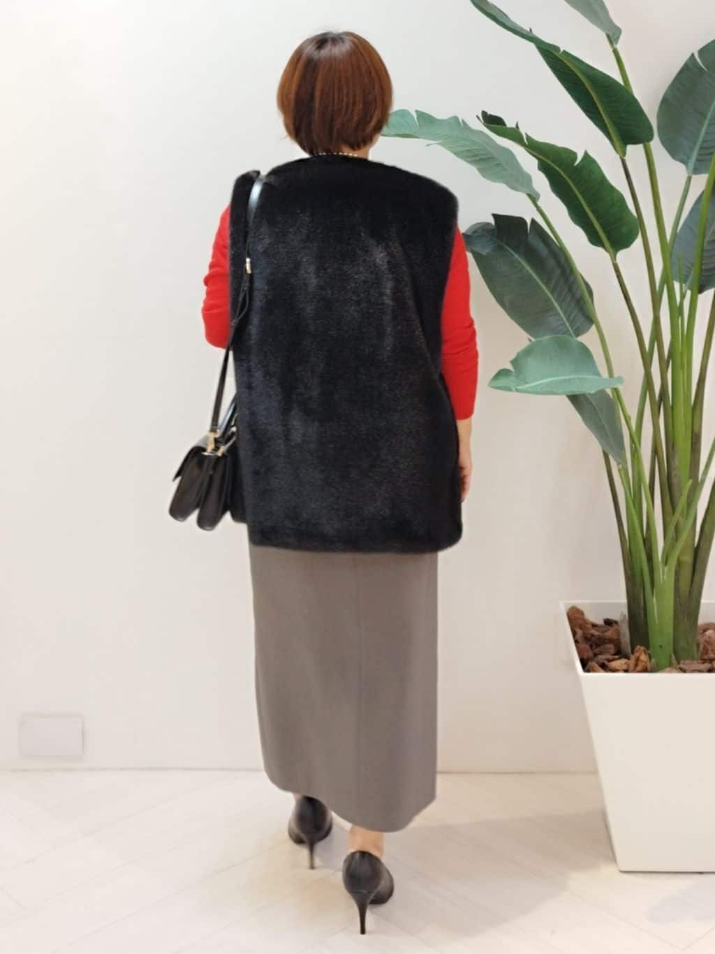 s u g iさんの「UNTITLED｜【8色展開/体型カバー】魅せるタイムレスニット」を使ったコーディネート