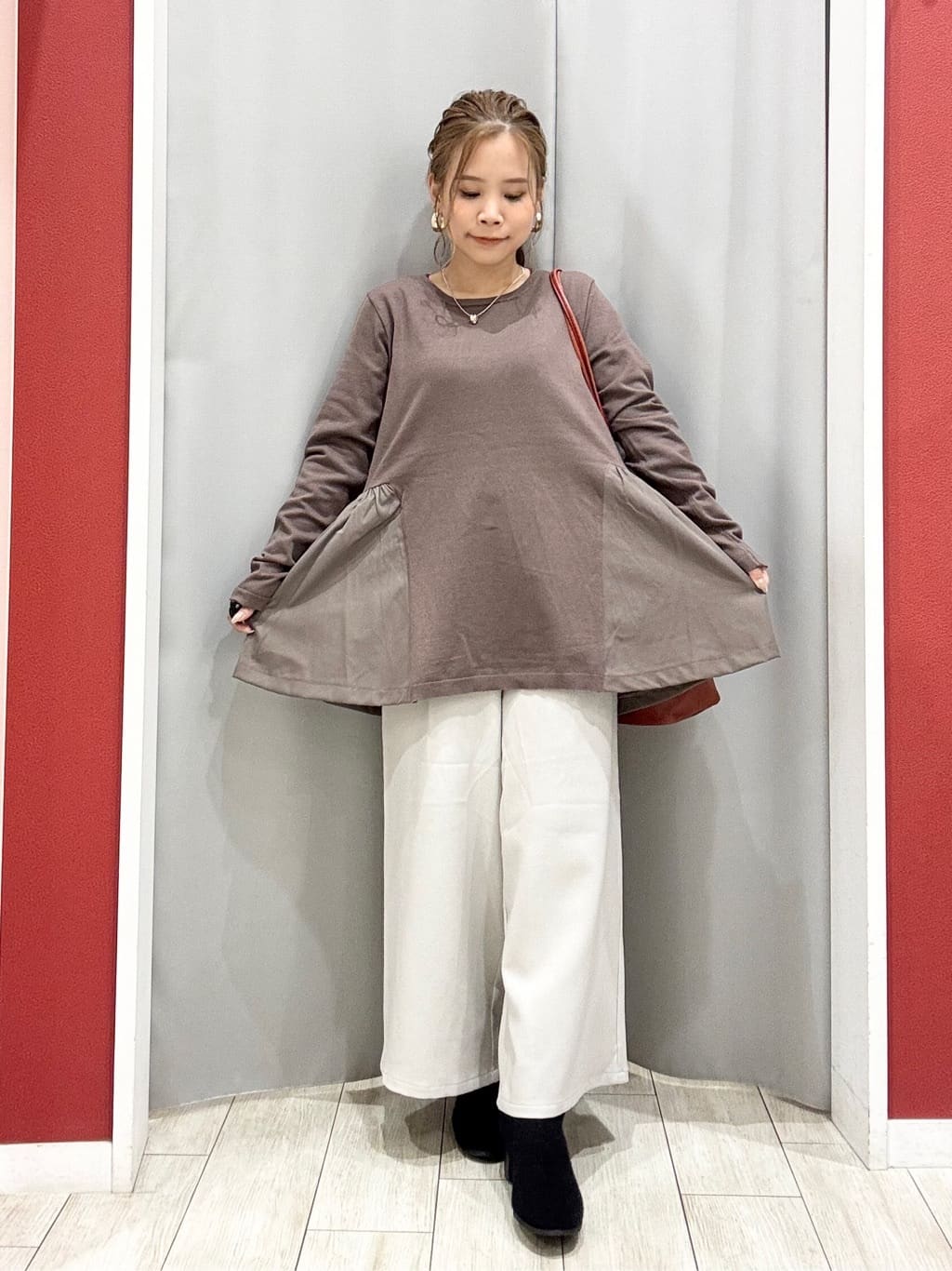 shioさんの「SHOO･LA･RUE｜【洗濯機可/S-LL/体型カバー】異素材きりかえ Aラインニット」を使ったコーディネート