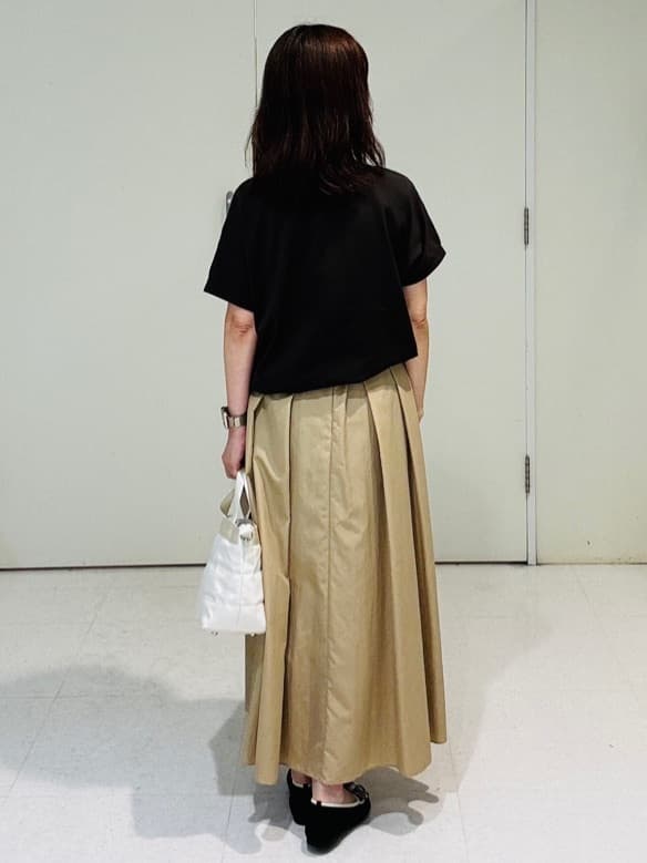 makiさんの「UNTITLED｜【洗える/前後2WAY】ネックプルオーバーニット」を使ったコーディネート