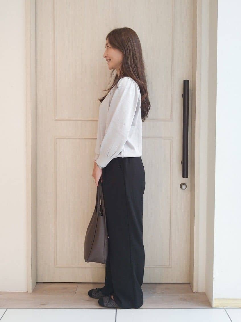 mi-saさんの「SHOO･LA･RUE｜【S-LL/ストレッチ】脚のラインを拾いにくい スマートワイドパンツ」を使ったコーディネート