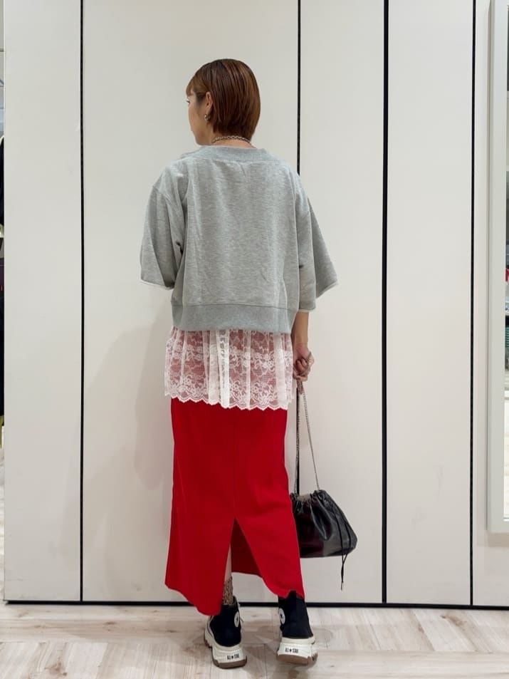 ｓａｔｏｍｉさんの「SHOO･LA･RUE｜【2点セット】ハーフスリーブミニ裏毛プルオーバー＆レースタンクトップセット」を使ったコーディネート