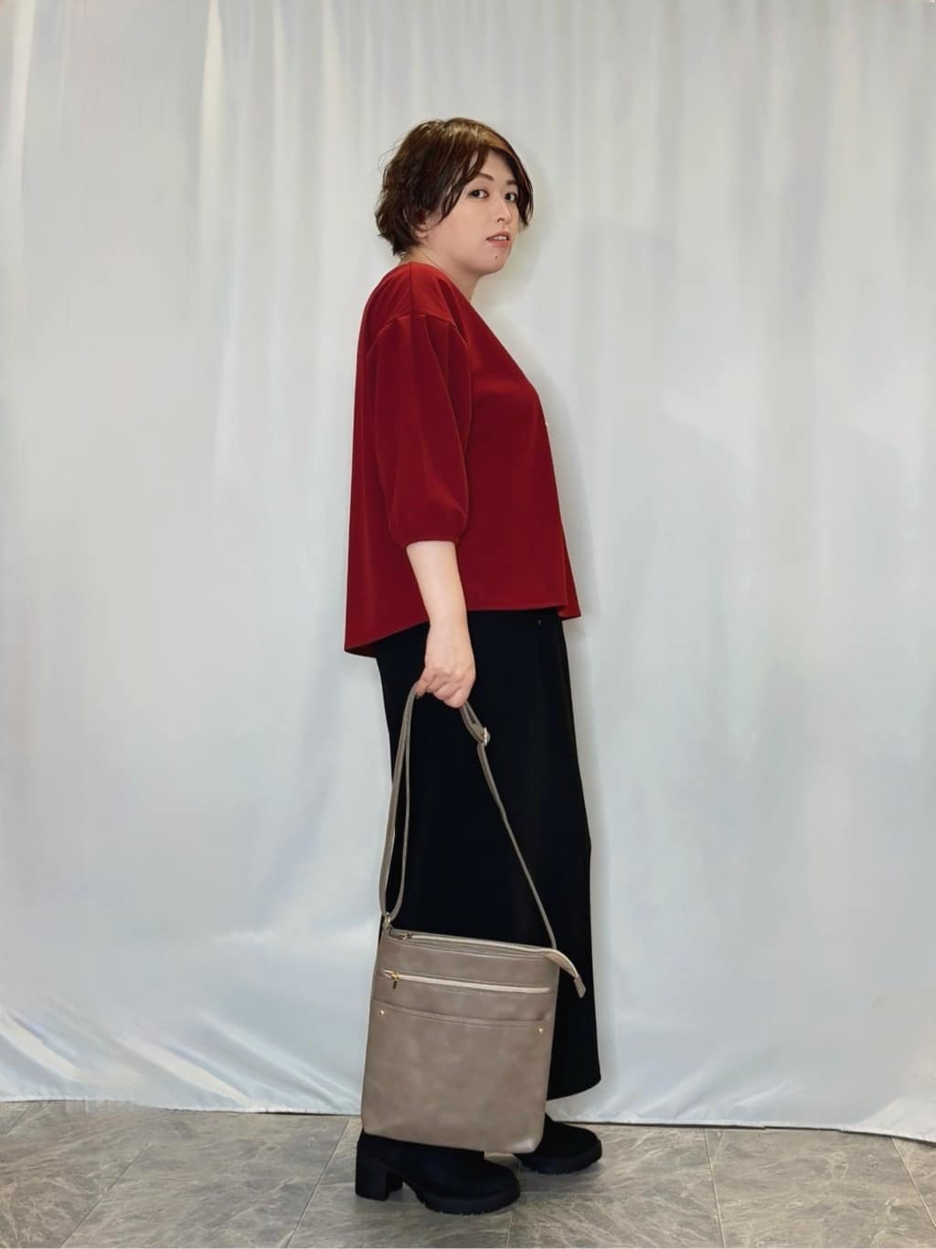 たみさんの「SHOO･LA･RUE｜【2点セット/7分袖】大人のきれい見え お袖タック入りアクセ付きトップス」を使ったコーディネート