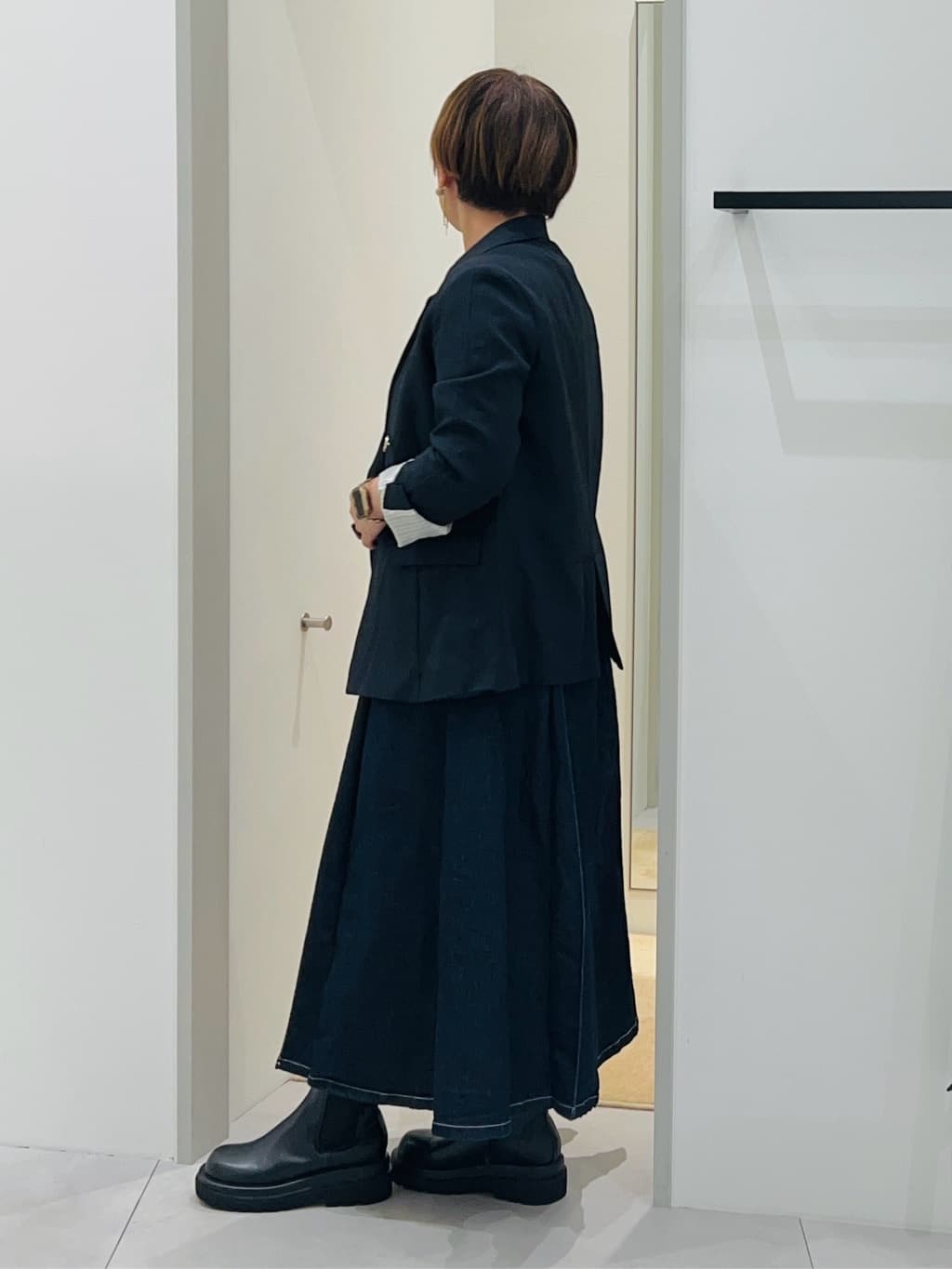 タナさんの「THE SHOP TK｜【今羽織るなら】ダブルブレストジャケット【セットアップ可/洗える】」を使ったコーディネート