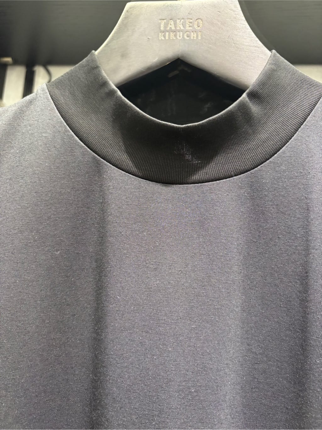 s___sさんの「TAKEO KIKUCHI｜【COOL CITY WEAR】インドライ天竺モックネック プルオーバー /吸汗速乾」を使ったコーディネート
