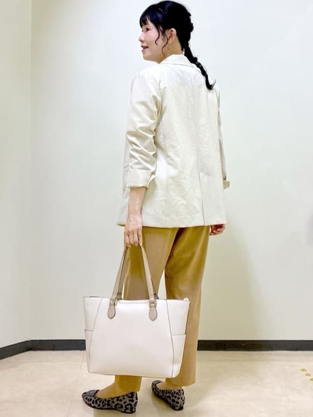  beni_gingerさんの「Reflect｜【マシンウォッシュ可／ウエストゴム仕様】キレイめリラクシーパンツ」を使ったコーディネート