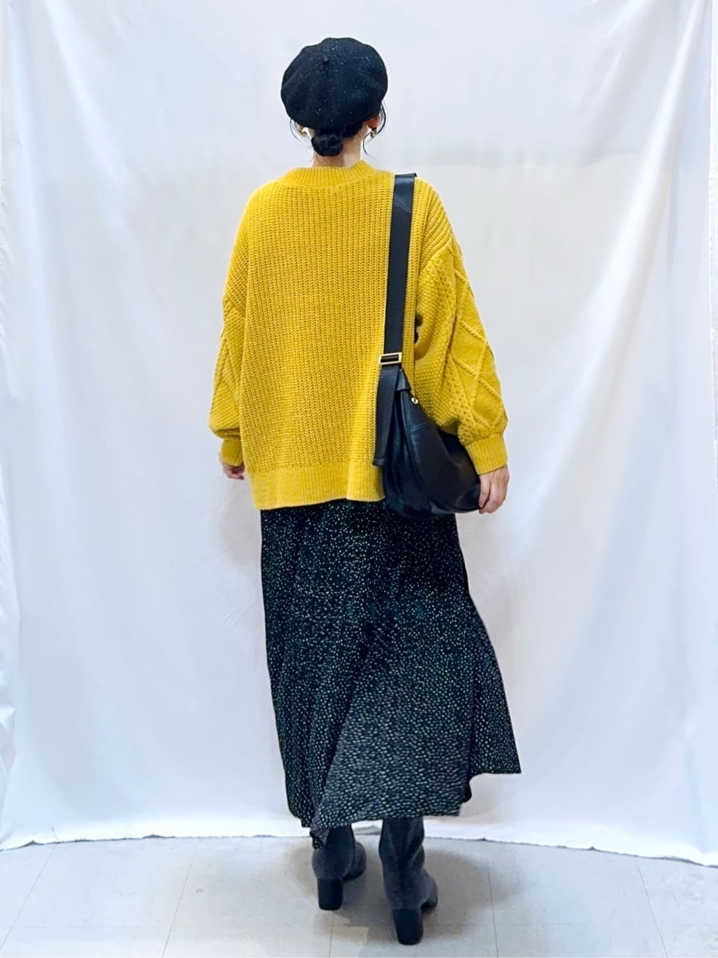 𝐇𝐢𝐫𝐨𝐦𝐢さんの「SHOO･LA･RUE｜【S-LL】美しく見せる ボートネックロンT」を使ったコーディネート