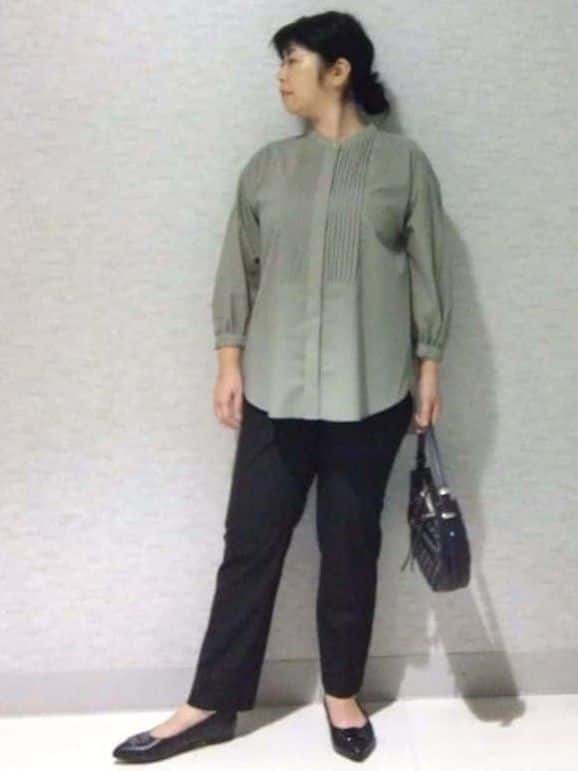 sakoさんの「Reflect｜【程よいゆとり感／体型カバー】ピンタックデザインシャンブレーブラウス」を使ったコーディネート