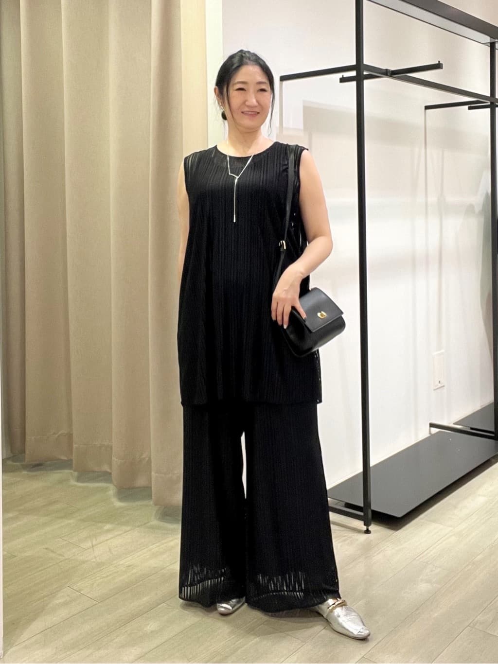 TOMOMIさんの「INDIVI｜【通年活躍！褒められデニム】スキニー デニムパンツ」を使ったコーディネート
