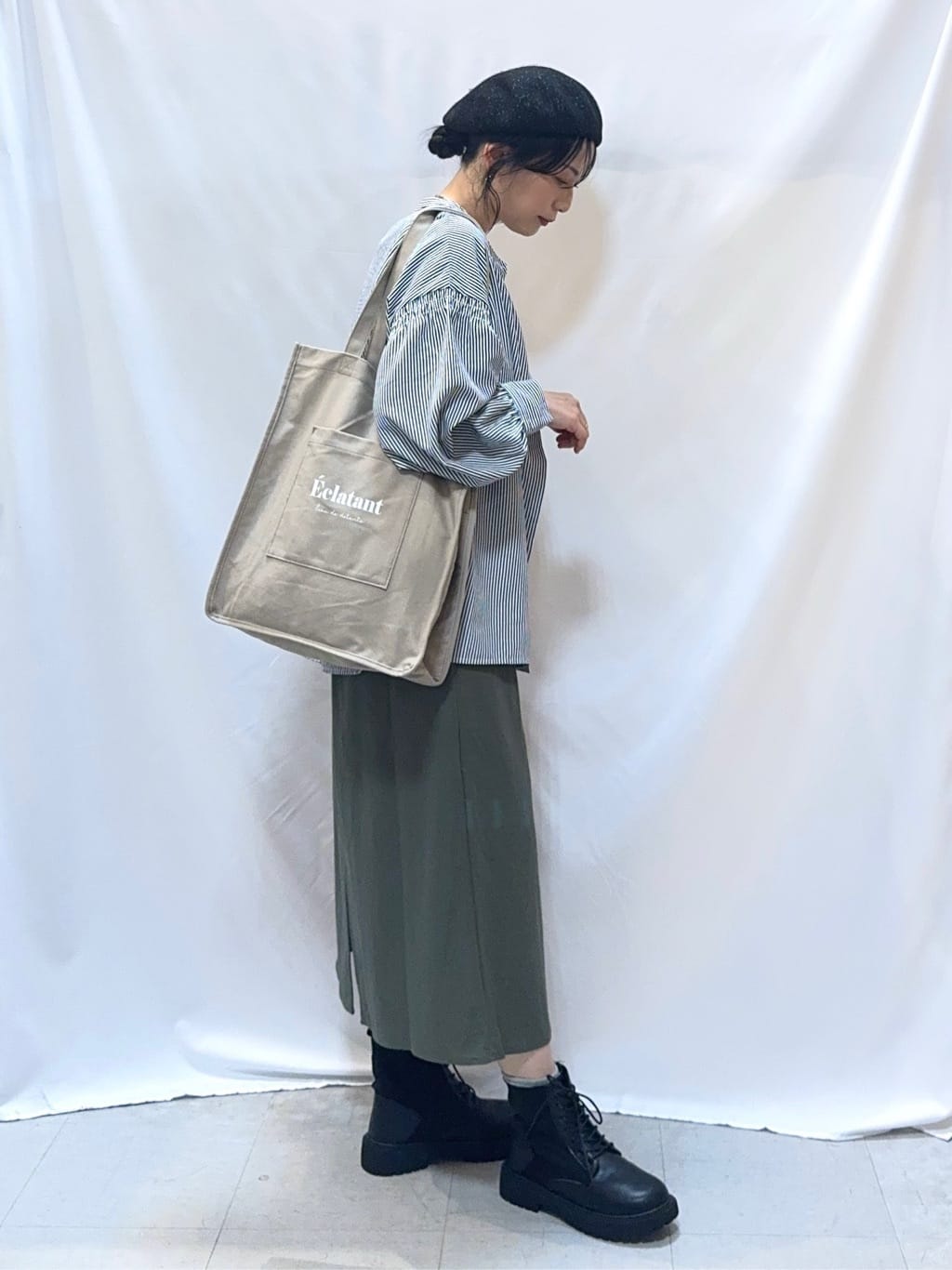 𝐇𝐢𝐫𝐨𝐦𝐢さんの「SHOO･LA･RUE｜【洗濯後しわになりにくい/吸水速乾/UVカット】着こなしで雰囲気いろいろ　お袖シャーリングシャツ」を使ったコーディネート