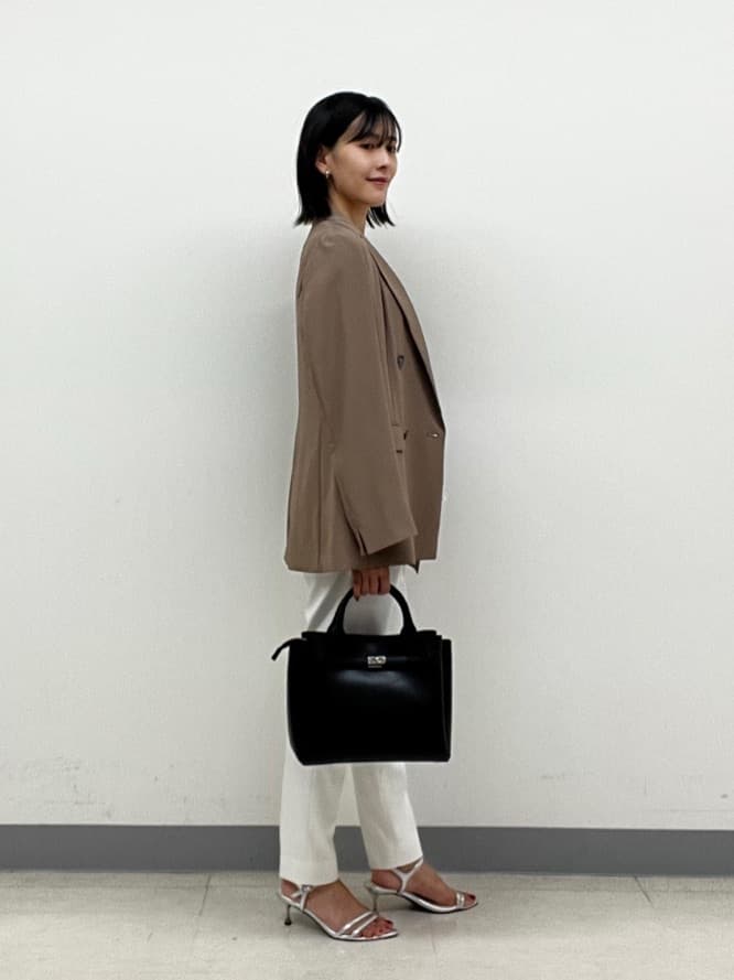 hinanoさんの「INDIVI｜【軽く羽織れる！】ダブルジャケット」を使ったコーディネート