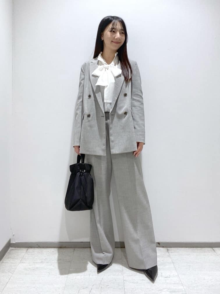 meiさんの「INDIVI｜ジオメプリントボウタイブラウス」を使ったコーディネート
