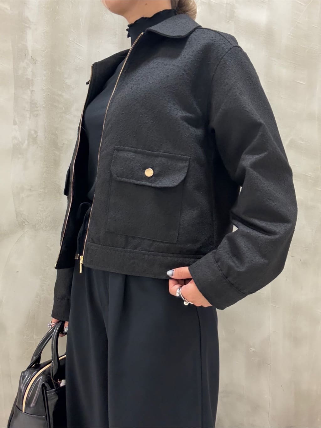 minaさんの「grove｜毎日にちょうどいい、テレコメロータートルネック」を使ったコーディネート