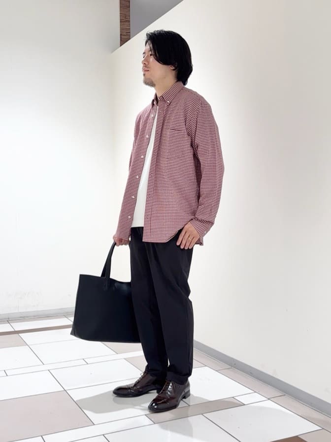 及川さんの「TAKEO KIKUCHI｜【抗菌防臭/シーズンレス】シアサッカーギンガムチェック ストレッチシャツ」を使ったコーディネート