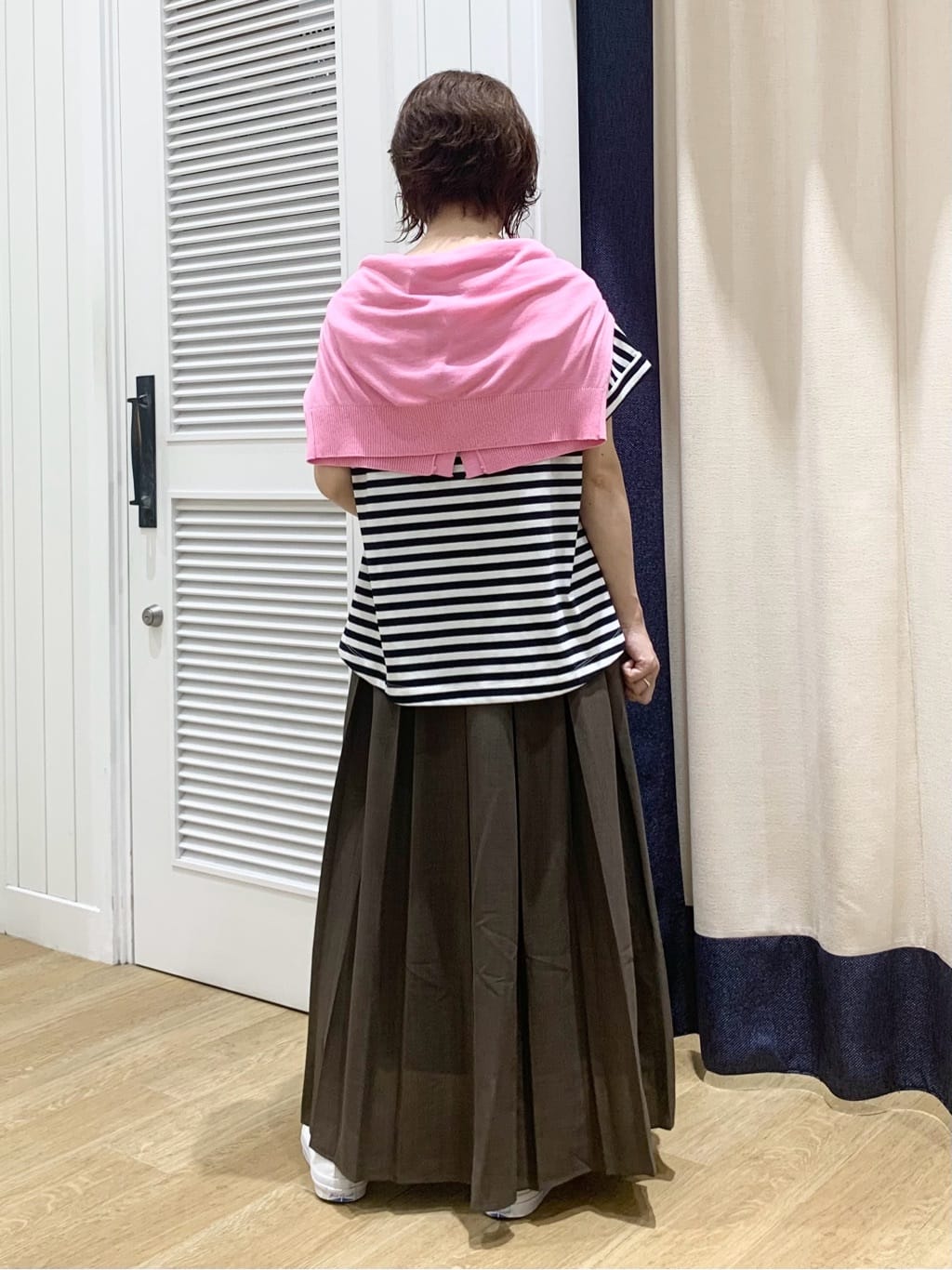 IMARIさんの「Dessin｜【二の腕カバー／UVカット】ロールアップスリーブ裾ギャザーカットソー」を使ったコーディネート