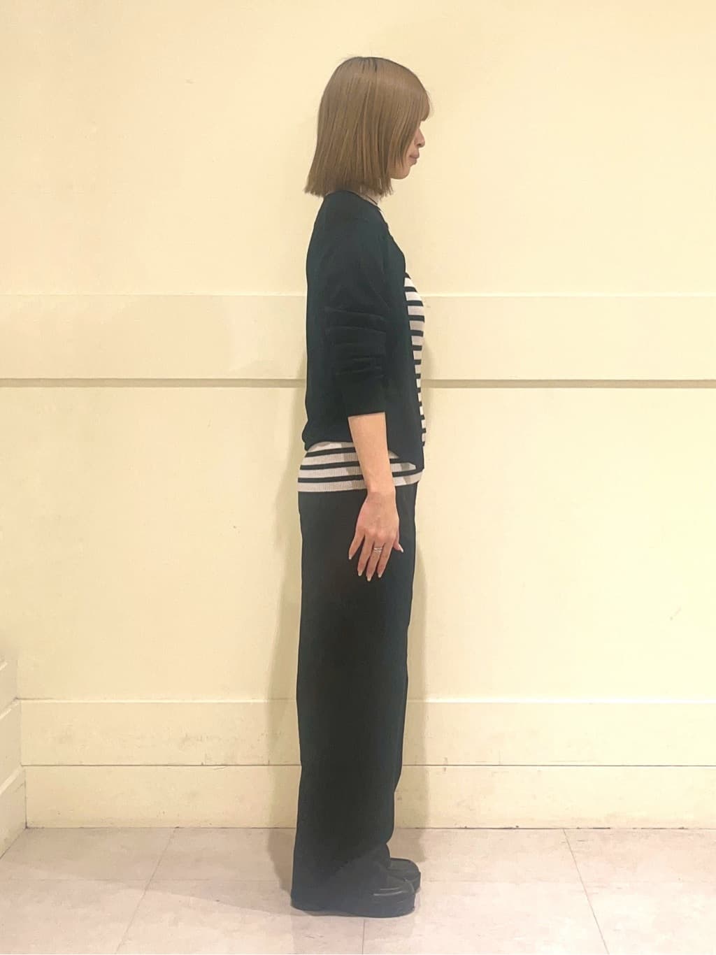 kumiさんの「INDIVI｜【褒められデニム】ワイドストレート デニムパンツ」を使ったコーディネート