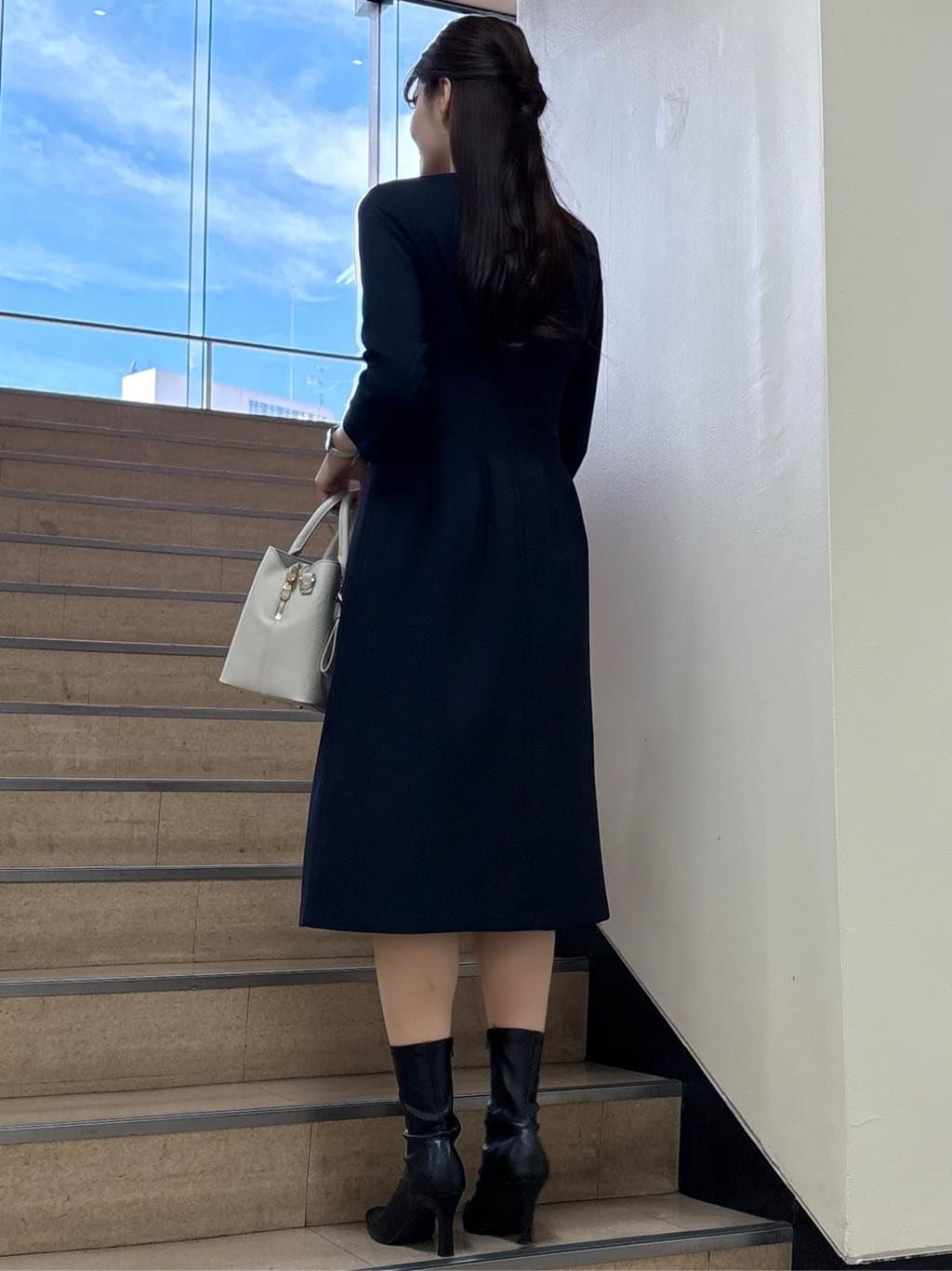 sayaさんの「COUP DE CHANCE｜【手洗い可／日本製】タックデザインワンピース」を使ったコーディネート
