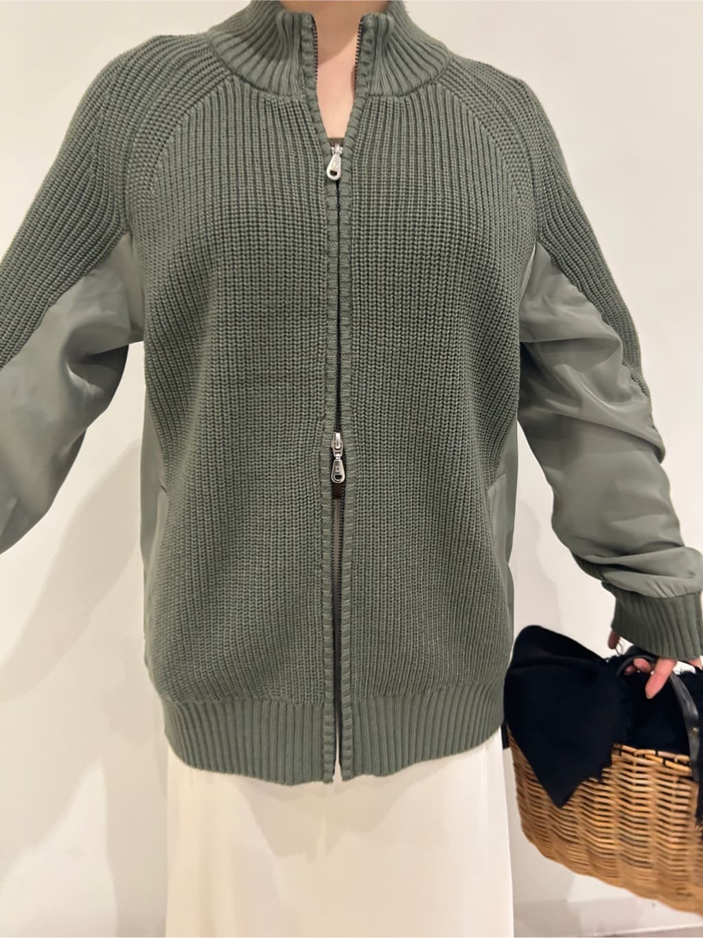 とりみさんの「DRESSTERIOR｜ミリタリーニットジャケット」を使ったコーディネート