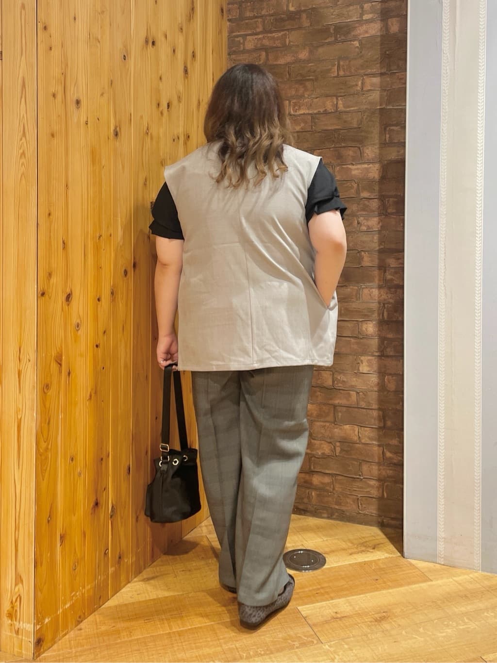 Risaさんの「SHOO･LA･RUE｜【S-LL/セットアップ可/洗濯後しわになりにくい】ダブルベスト」を使ったコーディネート