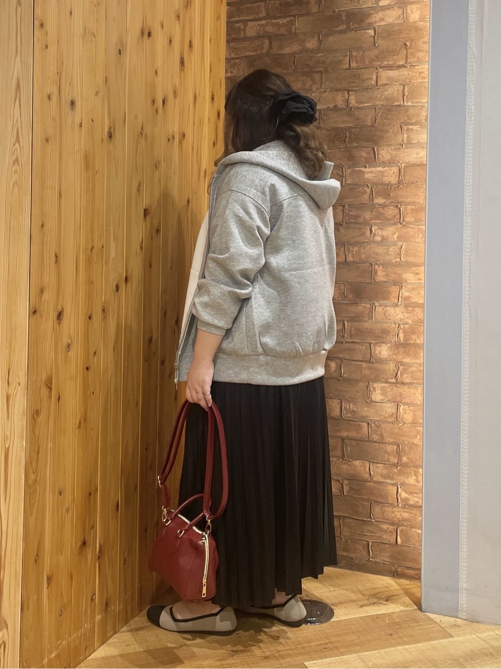 Risaさんの「SHOO･LA･RUE｜【S-LL】インせず決まる 背中タック入り パフ袖トップス」を使ったコーディネート