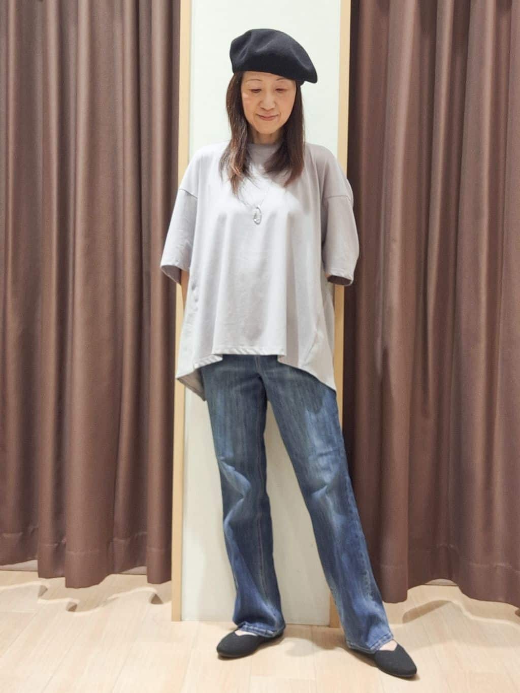 ウタさんの「grove｜後ろ姿で魅せる　バックドロストシャーリングTシャツ」を使ったコーディネート
