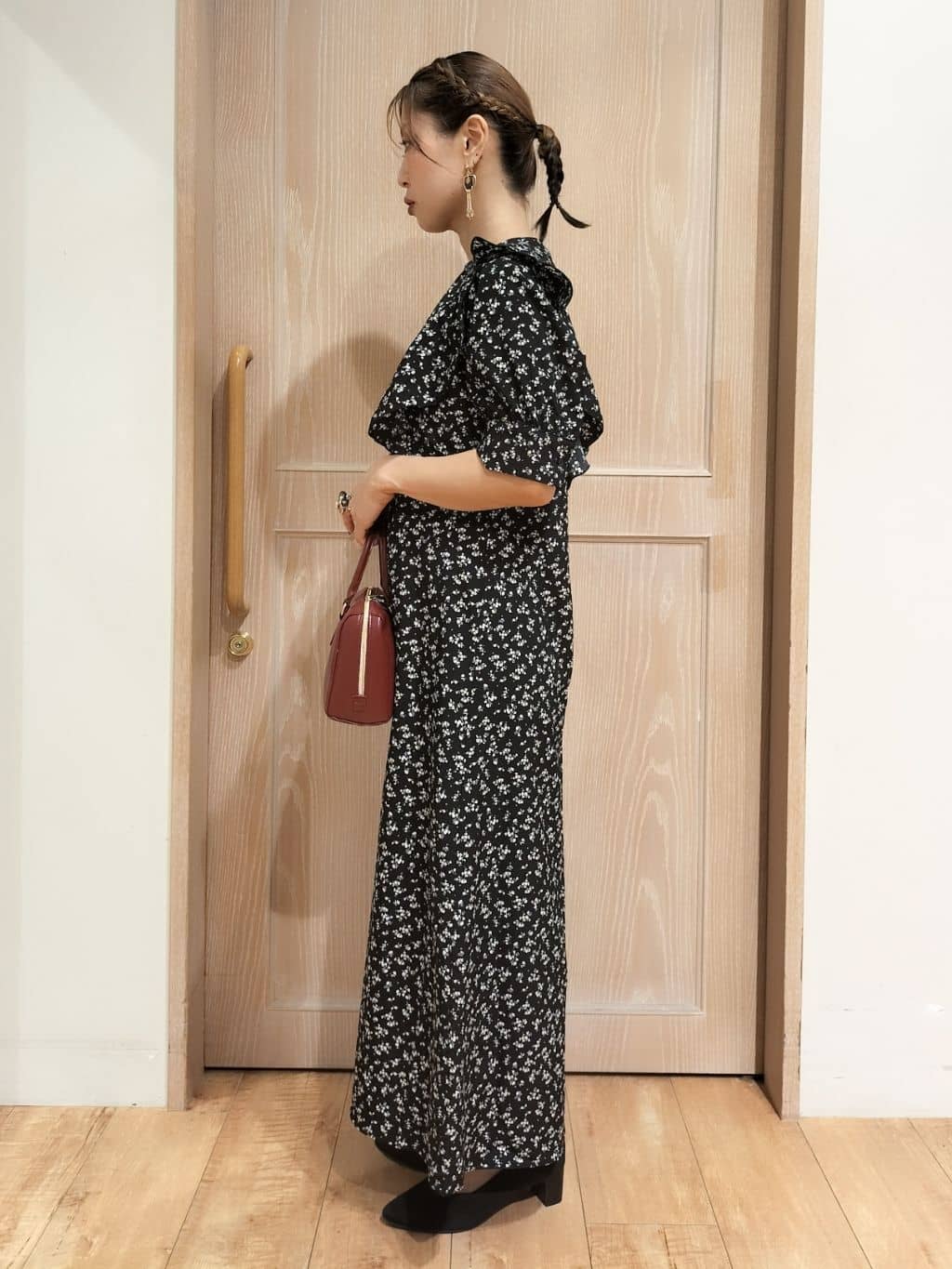 YUKIさんの「SHOO･LA･RUE｜【S-LL】クラシカルな 花柄ワンピース」を使ったコーディネート